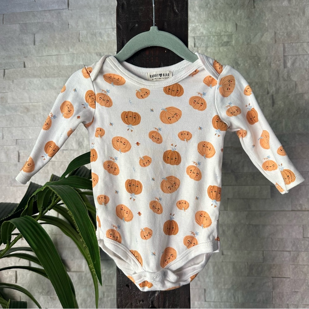 Rabbit + Bear Baby Organic Cotton Cutesy Pumpkin Onesie 6-9 Months